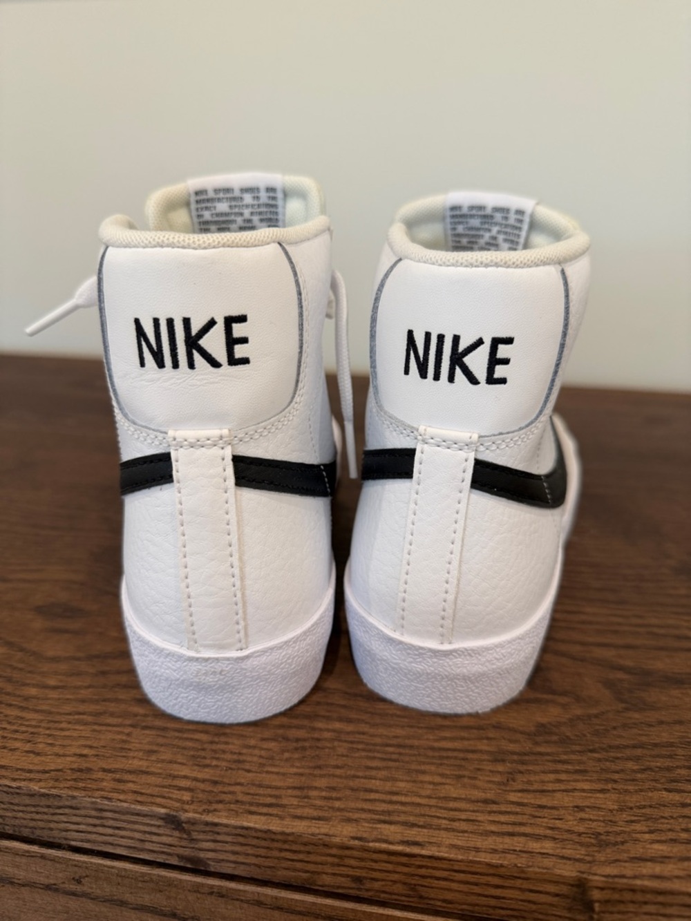 Youth Nike Blazer Mid 77 sneakers sz 5y - Picture 2 of 3